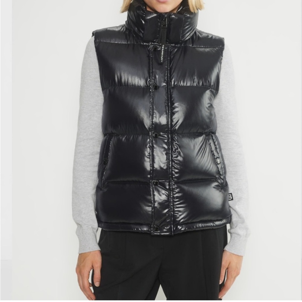 Aritzia Super Puff Vest Black Shiny Waterproof